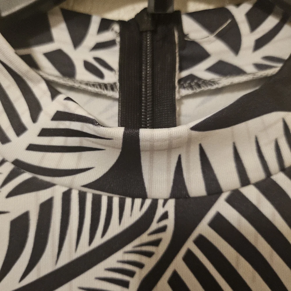 BOUTIQUE JUMPSUIT BLACK/WHITE SIZE MEDIUM - Picture 3 of 5